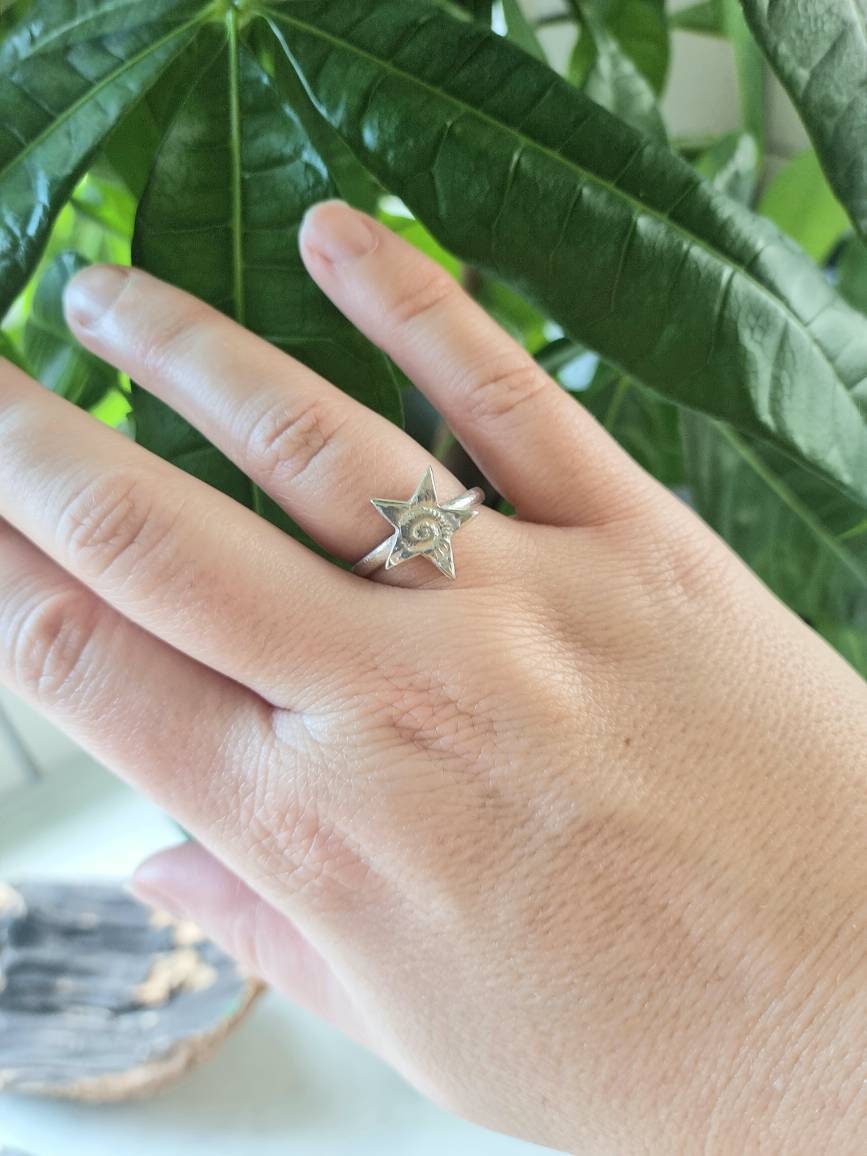 Silver Ammonite Textured Star Ring